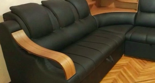 Перетяжка кожаного дивана. Стрешнево